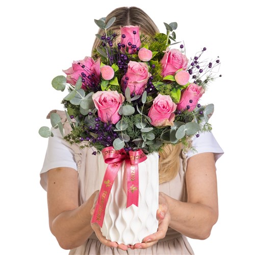 Rosy Wishes Vazoda Pembe Güller